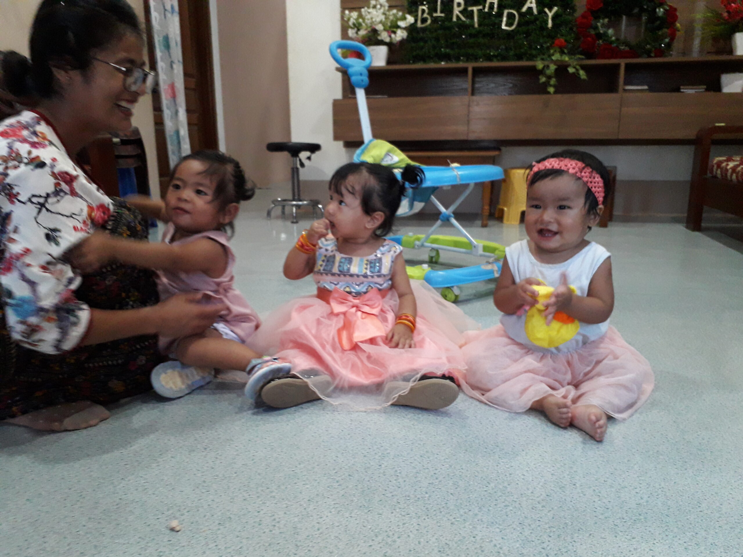 農村部では珍しいタイル床の家